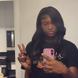 Meet your Posher, Skai